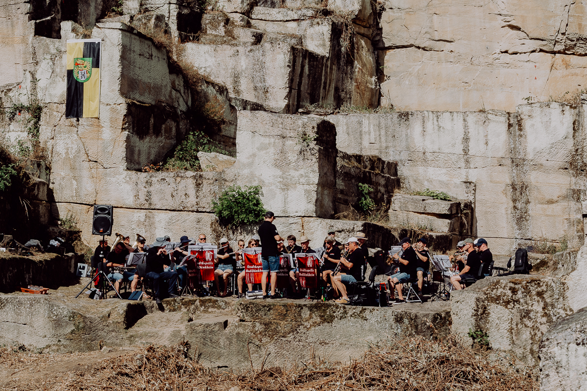 Sommer, Musik und eine besondere Kulisse - der Kriemhildenstuhl